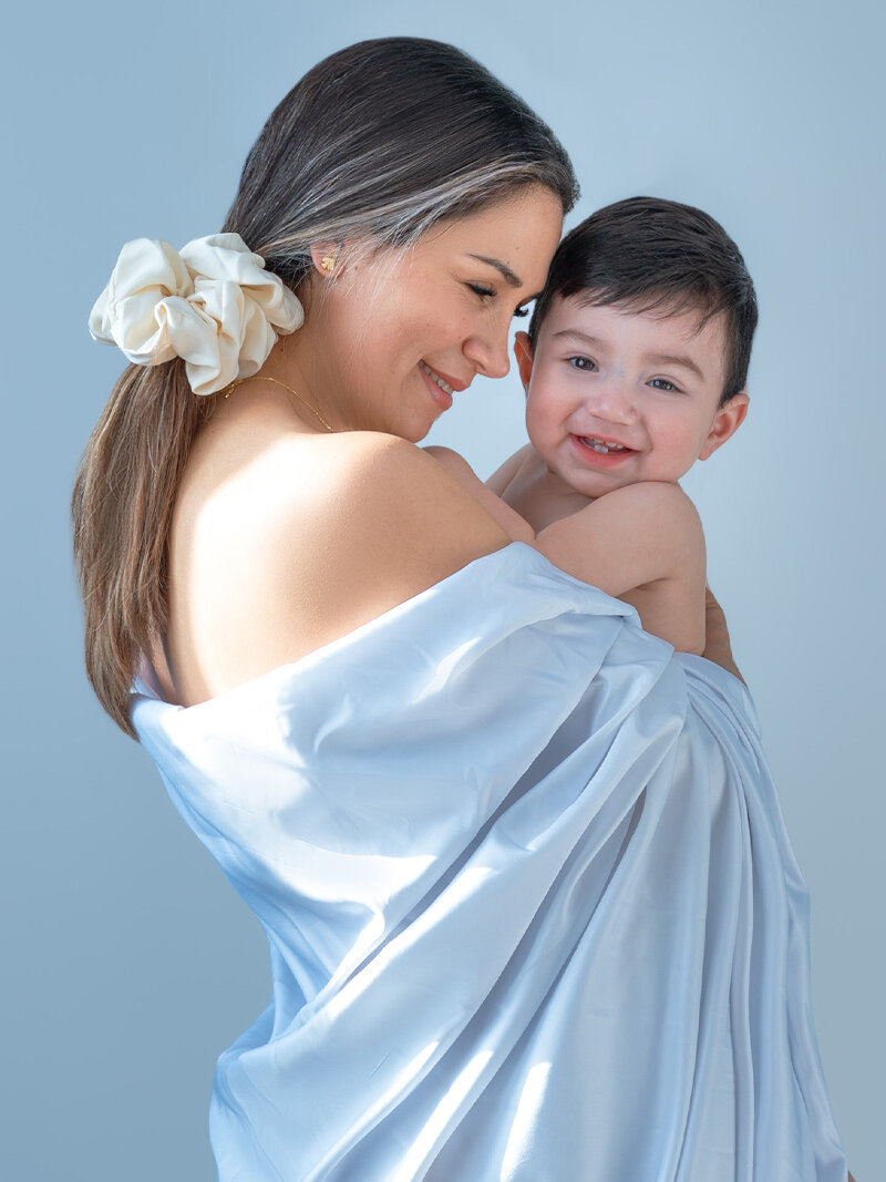 Wonderful Maternity portrait session, mother and baby, Chicago photographer